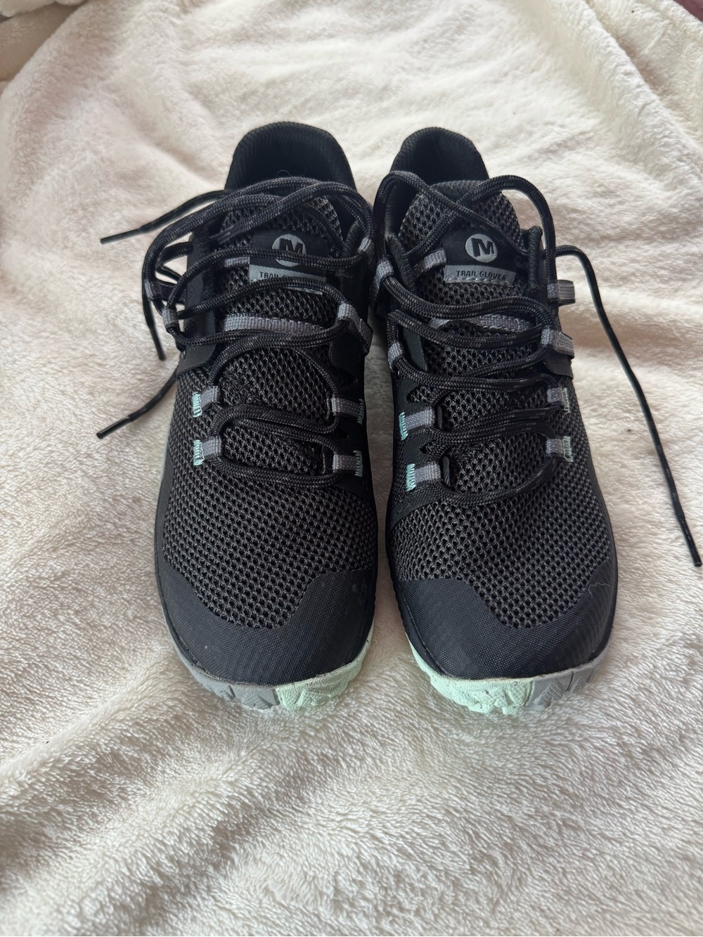Black Woman's Trail Running Shoes - Lightweight Breathable Design